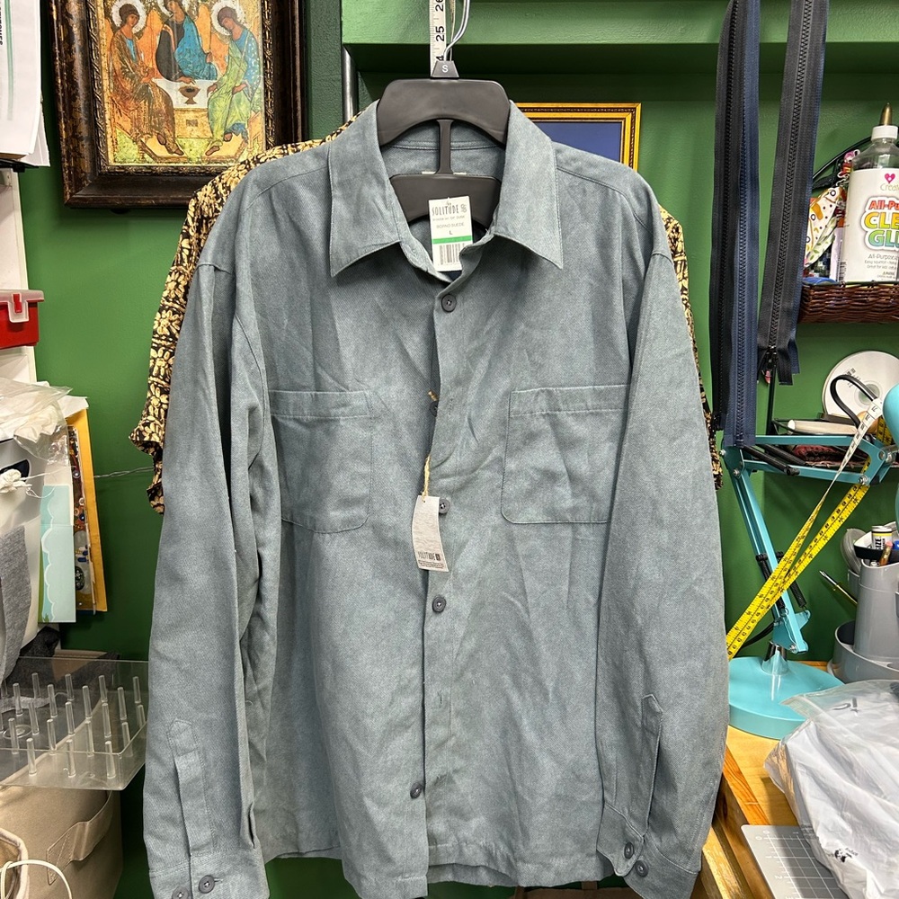 Men's  ultra suede like Gray Shirt Sz L